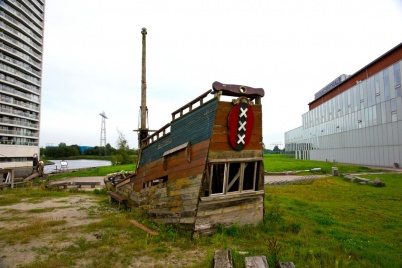 http://www.holeinthedyke.com/images/hitd-image/wrak.jpg