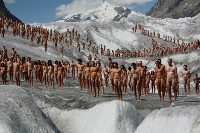 http://www.holeinthedyke.com/images/hitd-more/Tunick2.jpg