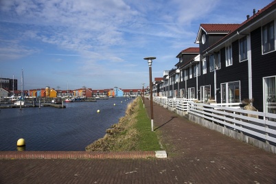 http://www.holeinthedyke.com/images/hitd-image/DSC02427-1050.jpg