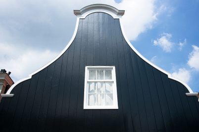 http://www.holeinthedyke.com/images/hitd-image/DSC04230-1050.jpg