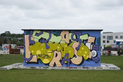http://www.holeinthedyke.com/images/hitd-image/DSC07517-1050.jpg