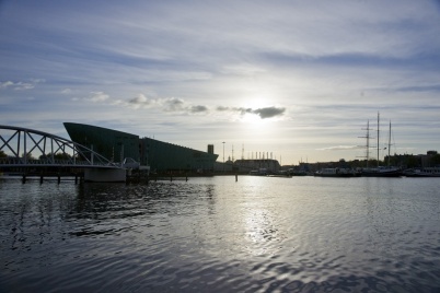 http://www.holeinthedyke.com/images/hitd-image/DSC09934-1050.jpg