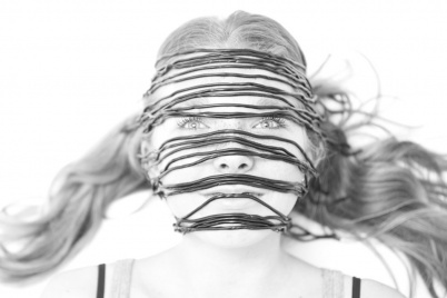 http://www.holeinthedyke.com/images/hitd-image/a-art2-bw.jpg