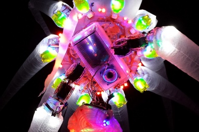 http://www.holeinthedyke.com/images/hitd-image/a-light-1050.jpg