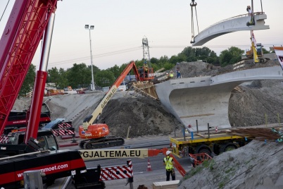 http://www.holeinthedyke.com/images/hitd-image/bridge3.jpg