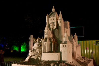 http://www.holeinthedyke.com/images/hitd-image/castle2.jpg