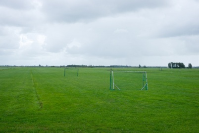 http://www.holeinthedyke.com/images/hitd-image/farmerfootball.jpg