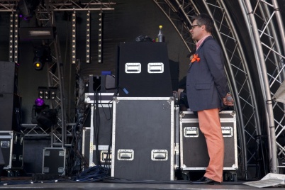 http://www.holeinthedyke.com/images/hitd-image/speaker.jpg