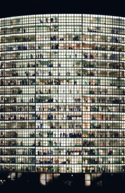 http://www.holeinthedyke.com/images/hitd-news/Andreas_Gursky.jpg