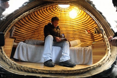 http://www.holeinthedyke.com/images/hitd-news/egg2.jpg