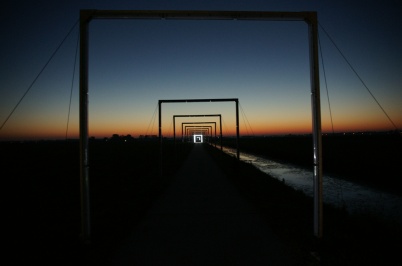 http://www.holeinthedyke.com/images/hitd-news/tunnel2.jpg