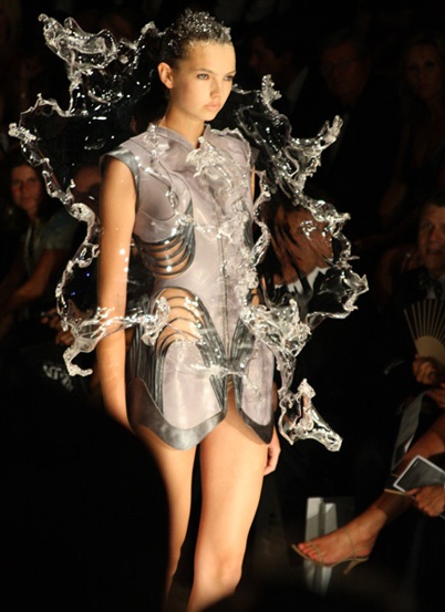 http://www.holeinthedyke.com/images/hitd-news/waterdress.jpg