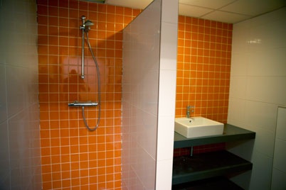 http://www.holeinthedyke.com/images/hitd-news/z5.jpg